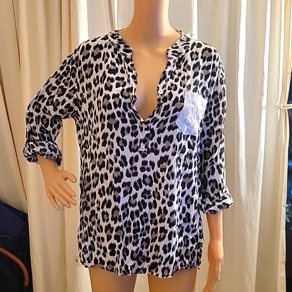 Women's Top Size S/M.